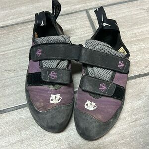 Evolve Electra climbing shoes